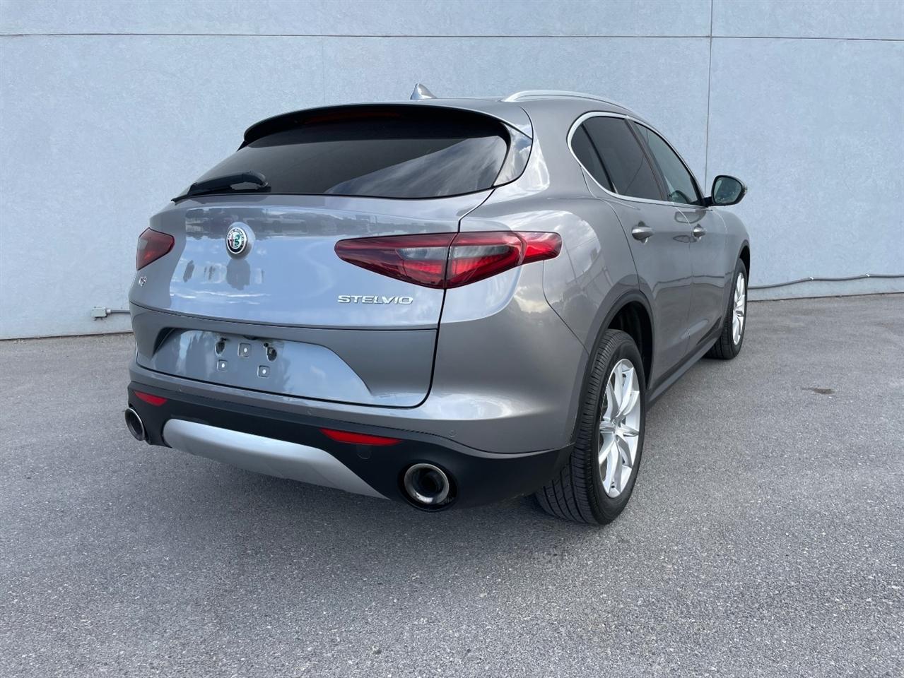 Alfa Romeo Stelvio  2018