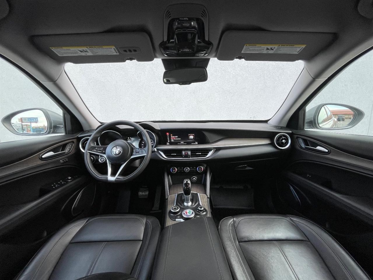 Alfa Romeo Stelvio  2018