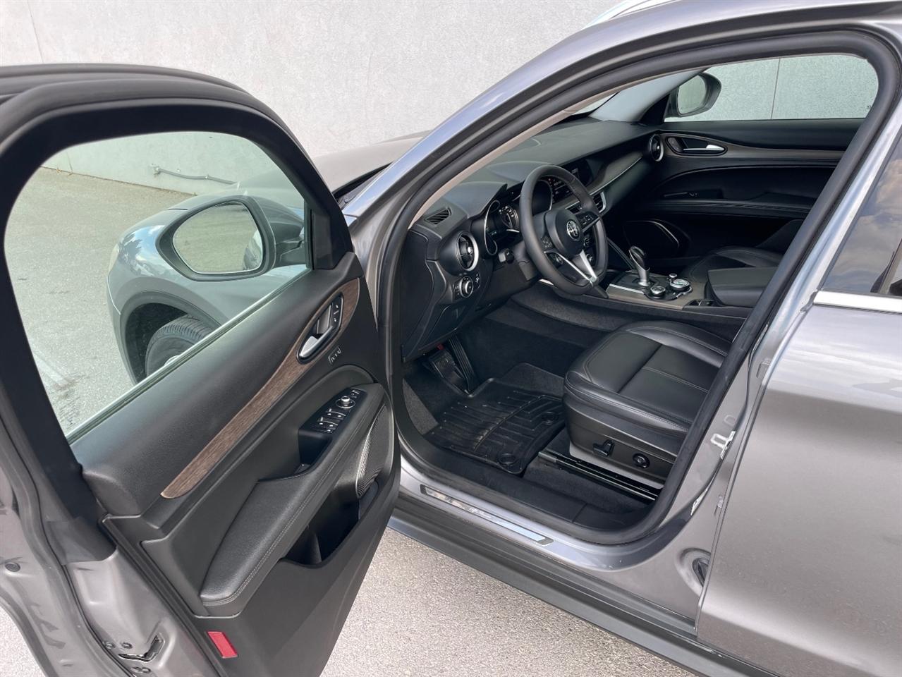 Alfa Romeo Stelvio  2018