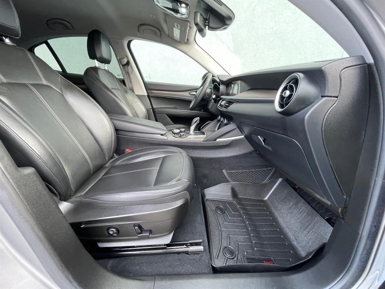 Alfa Romeo Stelvio  2018