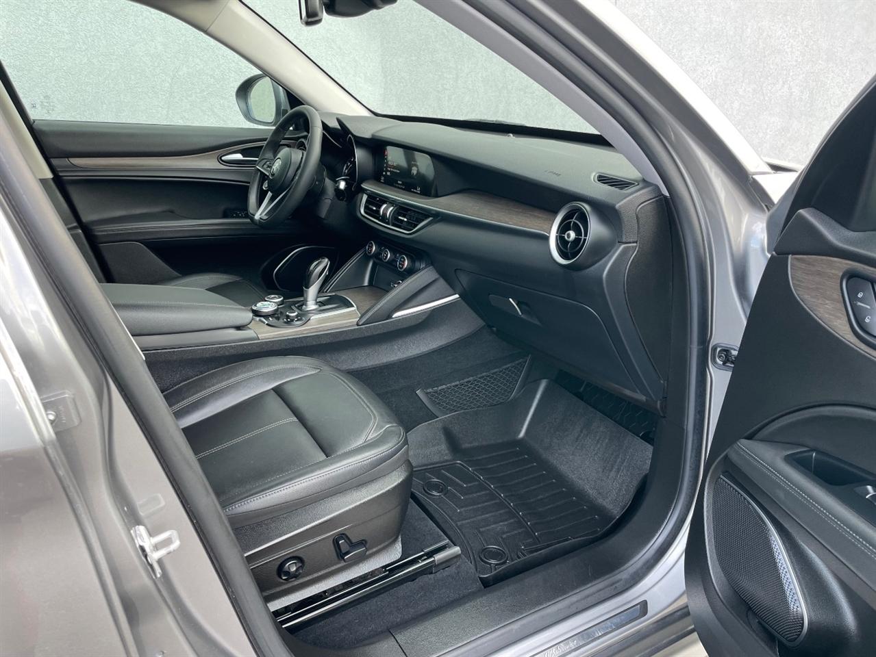 Alfa Romeo Stelvio  2018