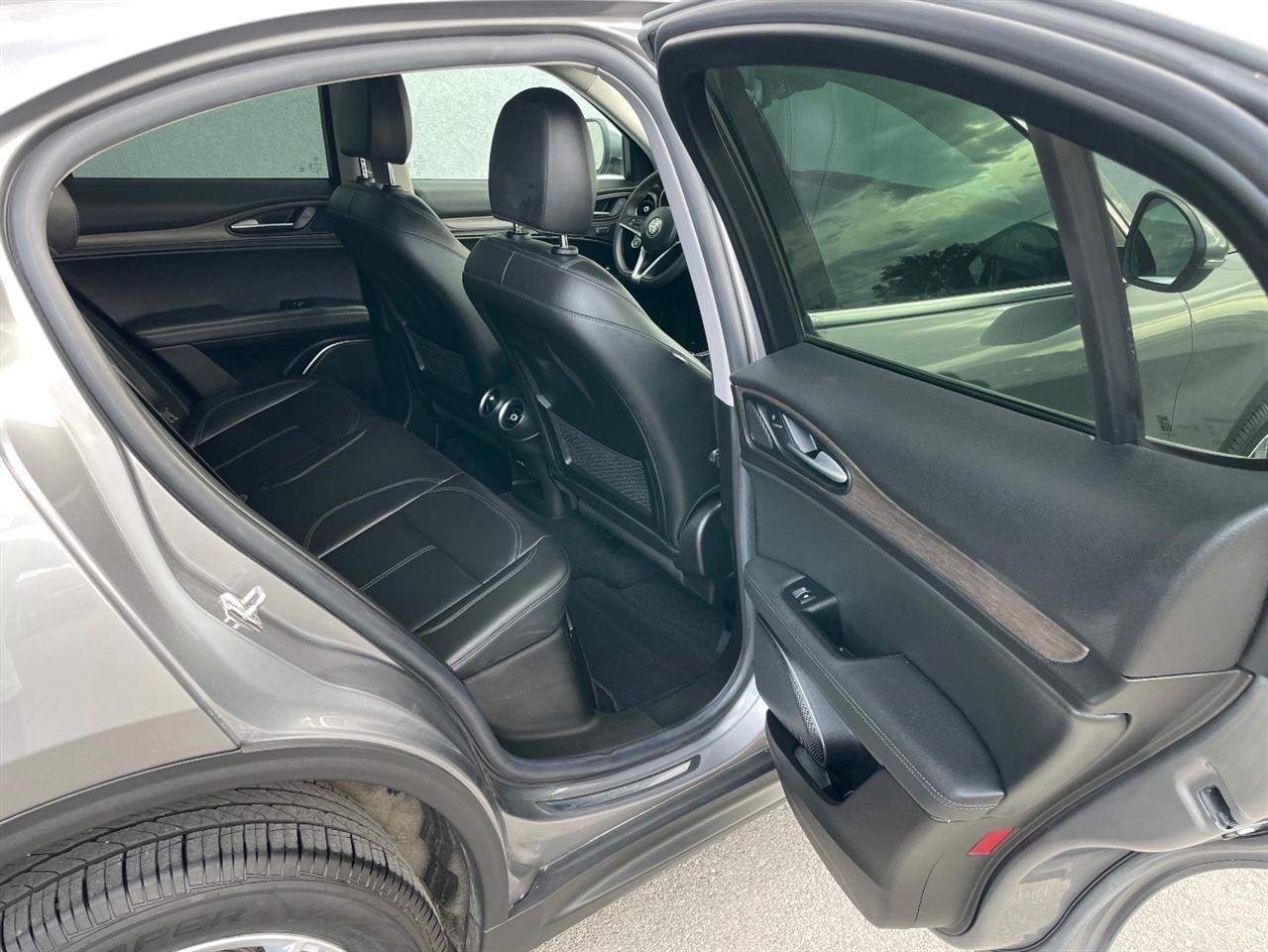Alfa Romeo Stelvio  2018