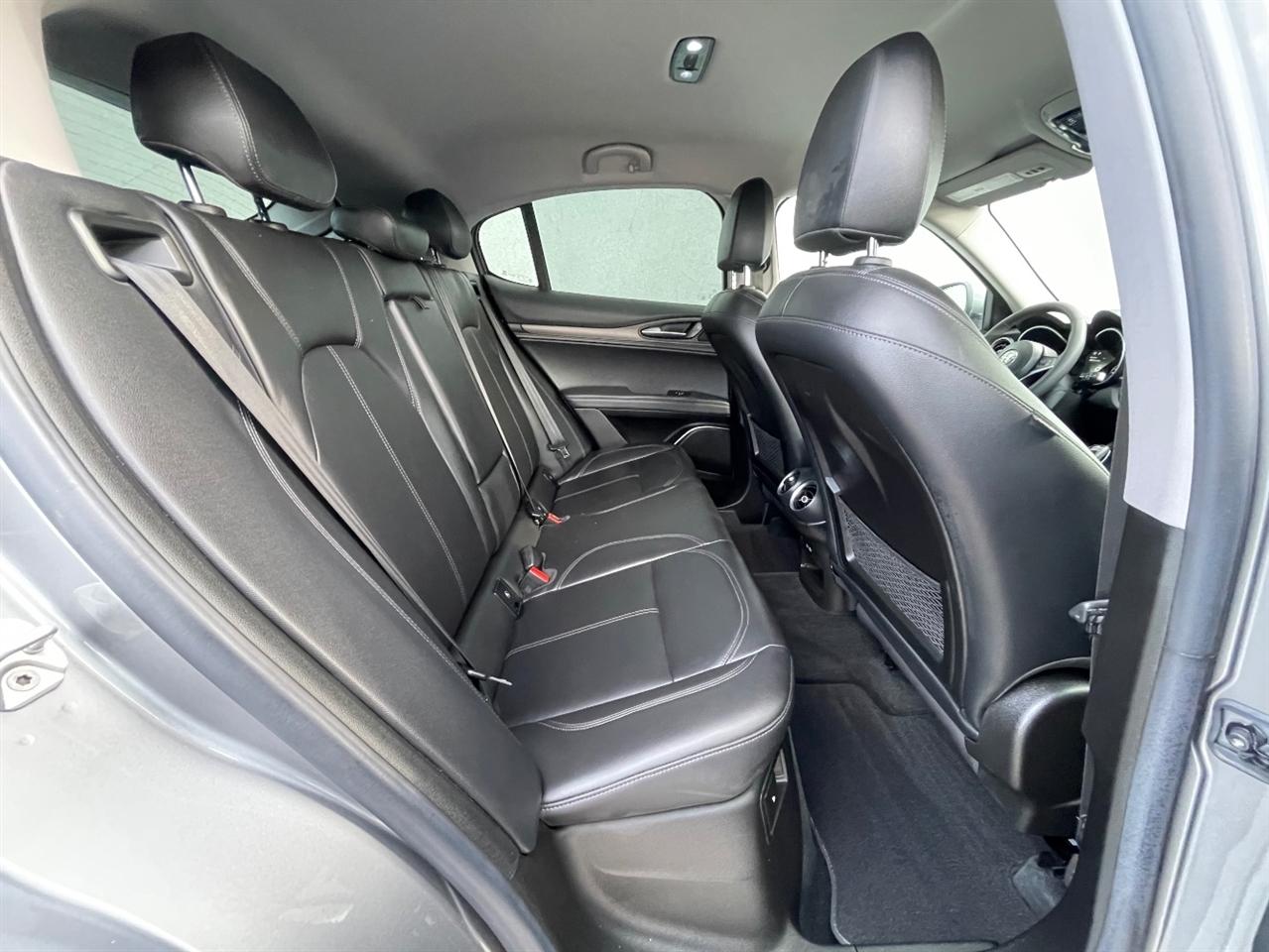 Alfa Romeo Stelvio  2018