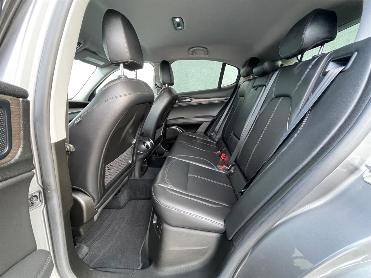 Alfa Romeo Stelvio  2018