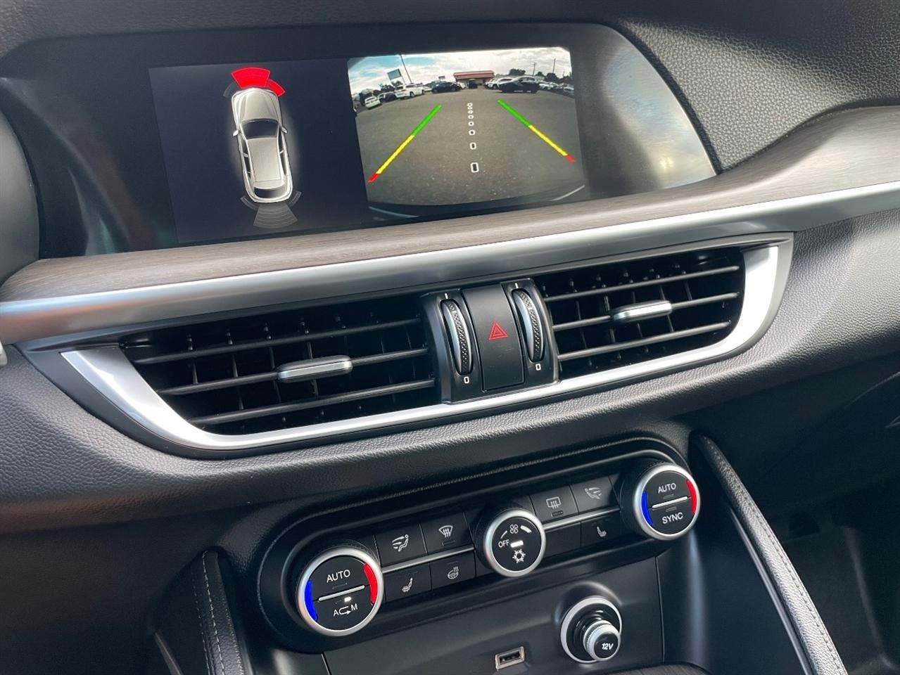 Alfa Romeo Stelvio  2018