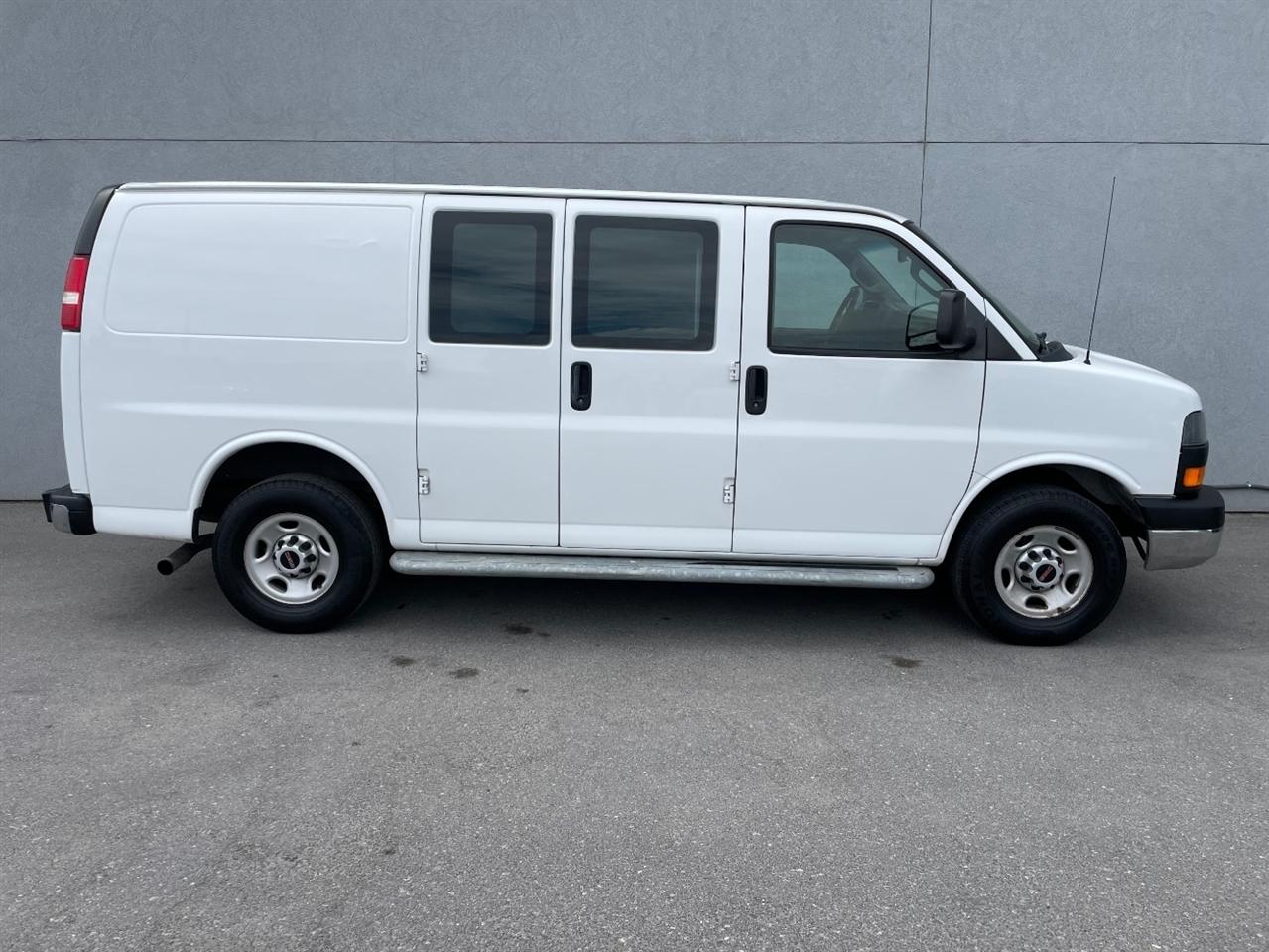 GMC Savana Cargo Van  2016