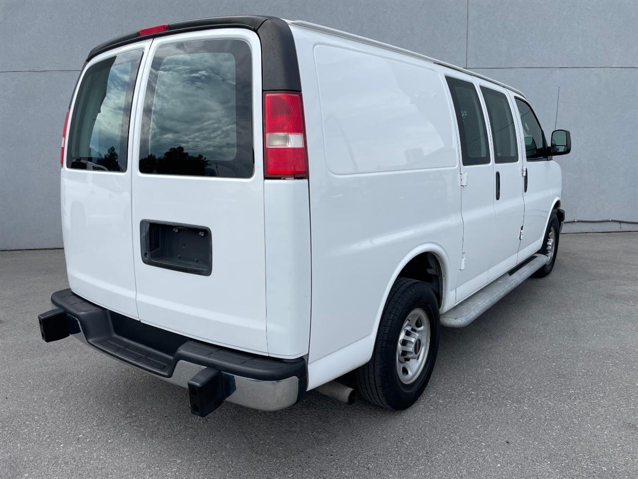 GMC Savana Cargo Van  2016