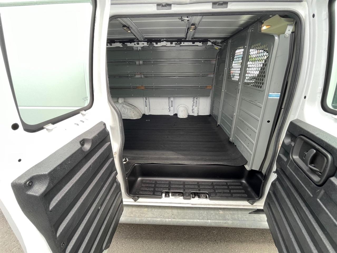 GMC Savana Cargo Van  2016