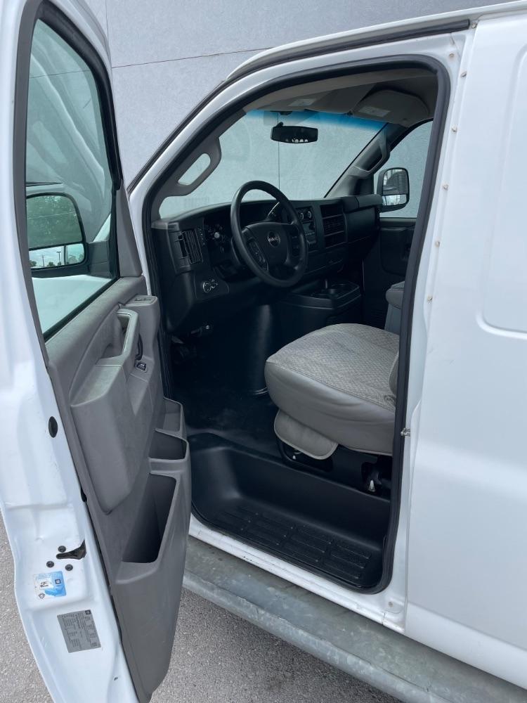 GMC Savana Cargo Van  2016