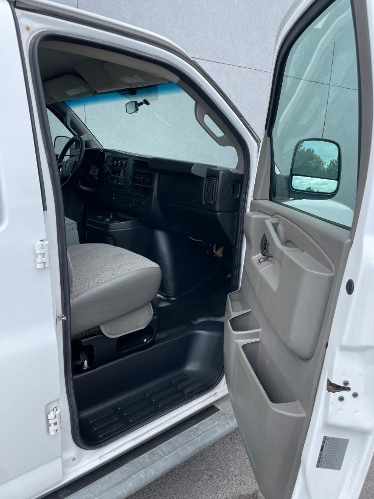 GMC Savana Cargo Van  2016