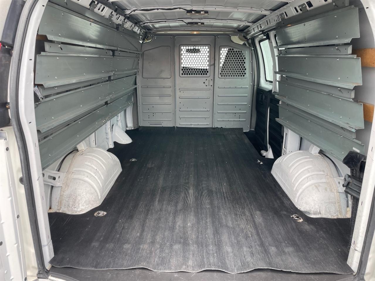 GMC Savana Cargo Van  2016