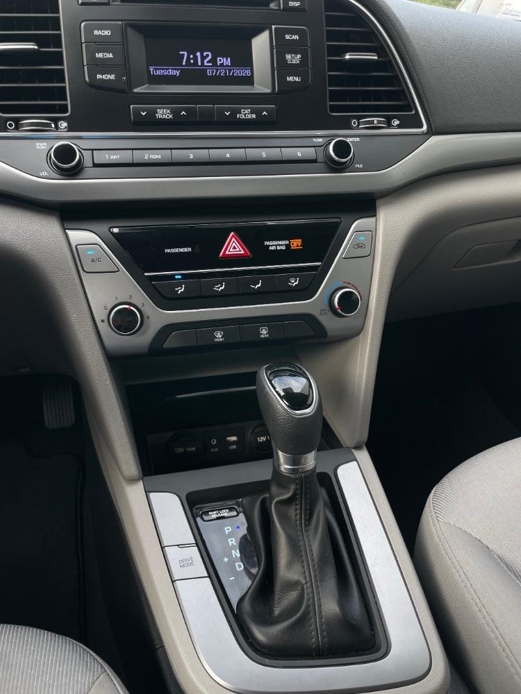 Hyundai Elantra  2017