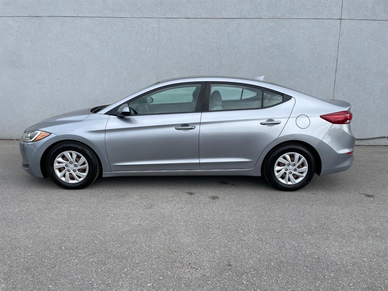 2017 Hyundai Elantra SE 6AT