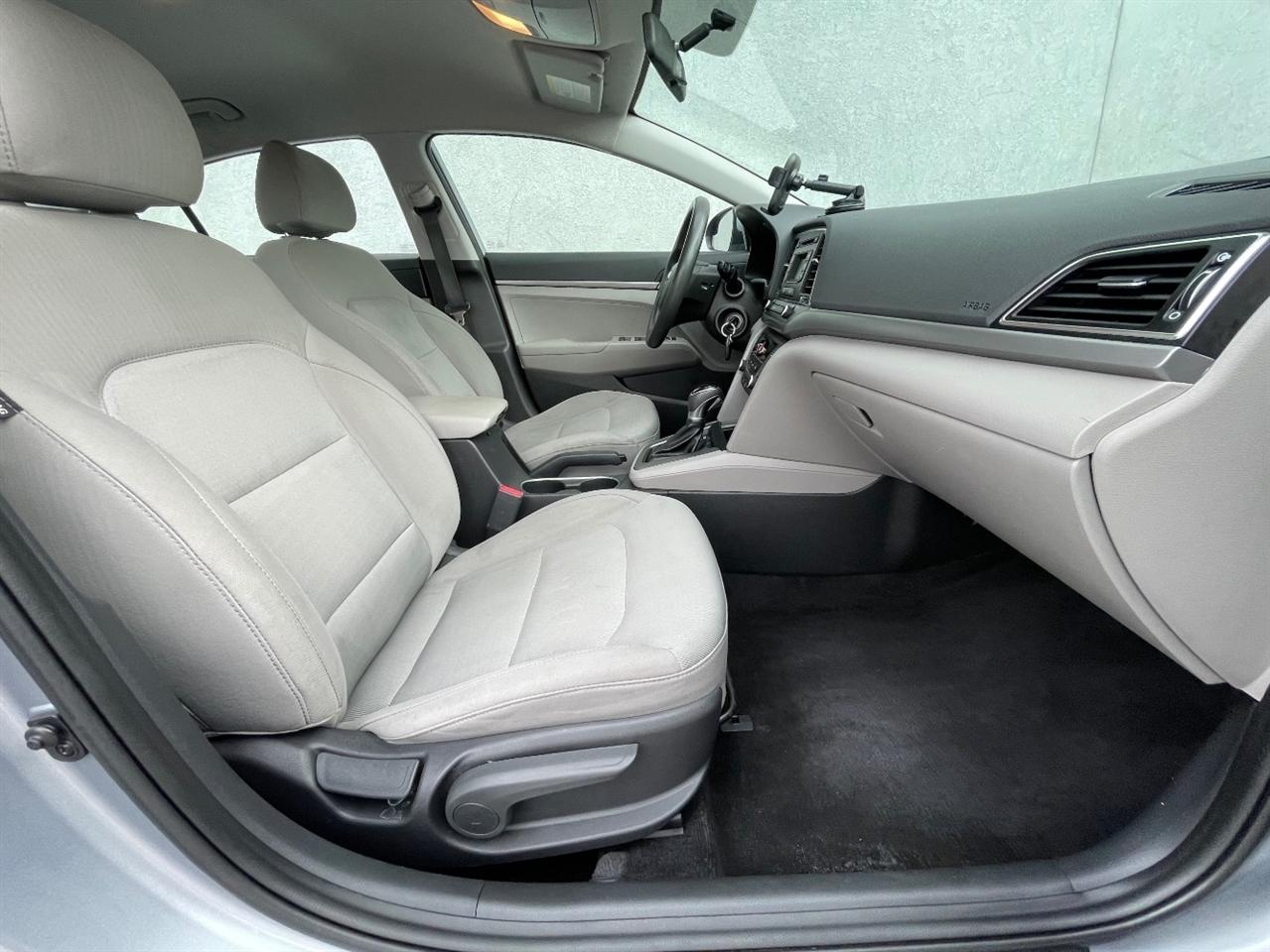 Hyundai Elantra  2017