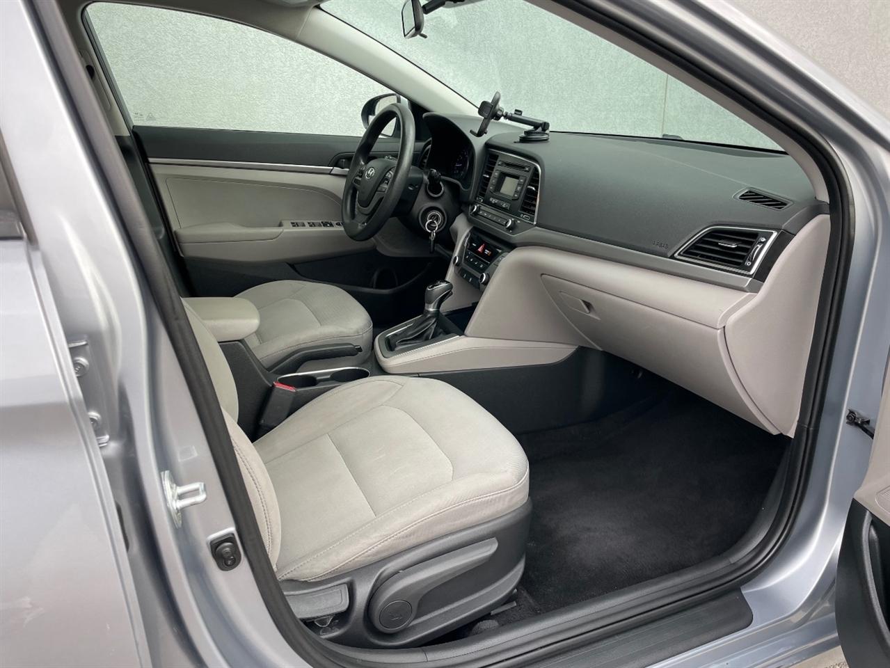 Hyundai Elantra  2017