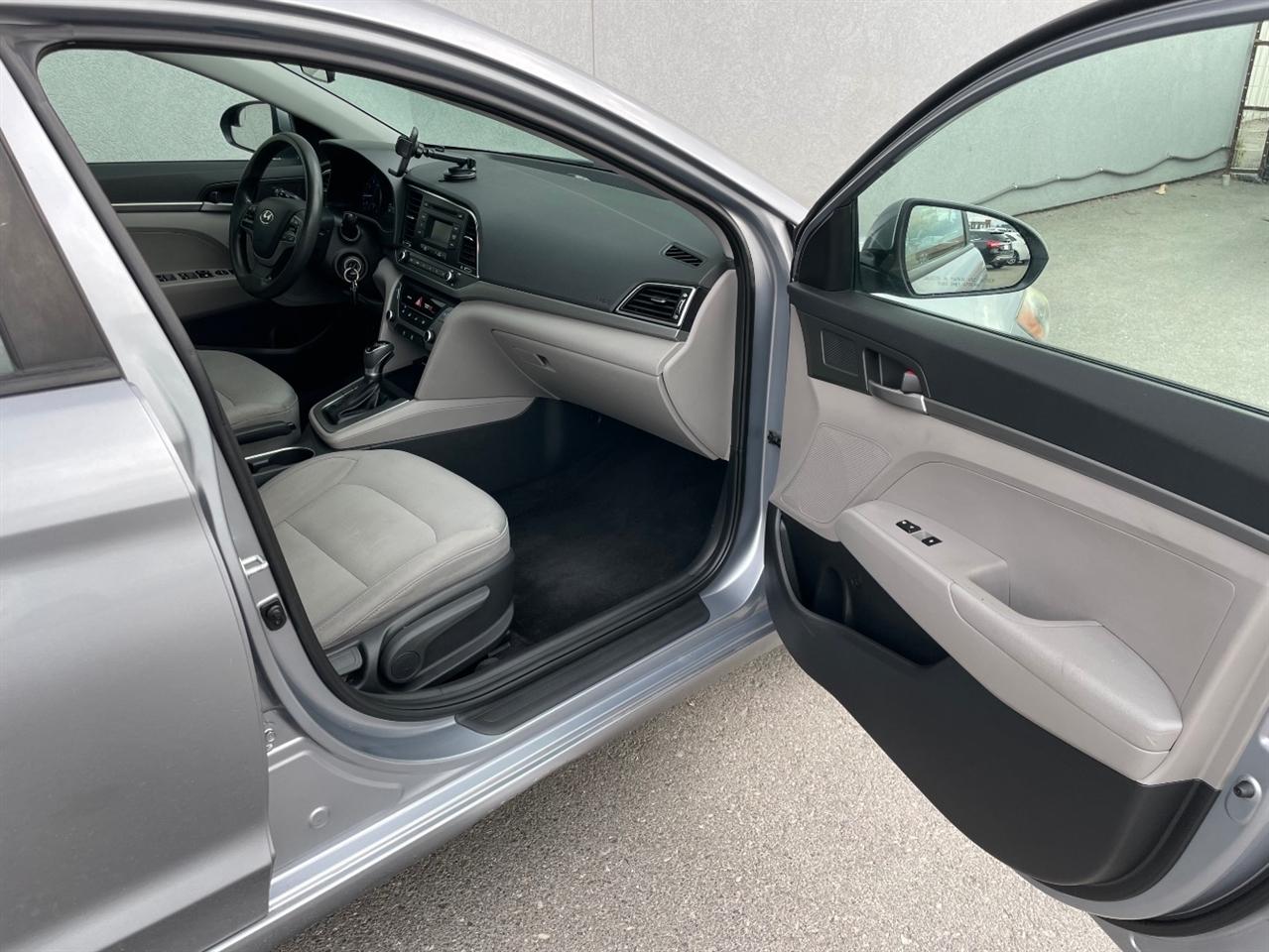 Hyundai Elantra  2017