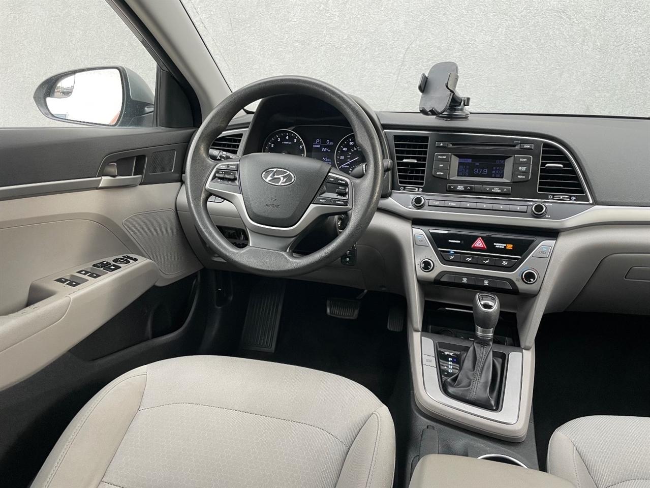 Hyundai Elantra  2017
