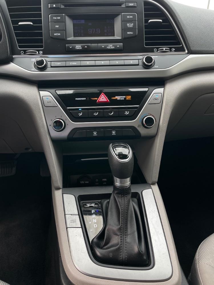 Hyundai Elantra  2017