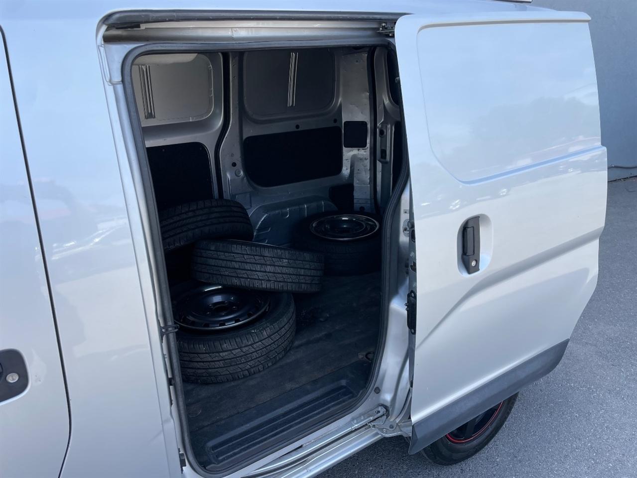 Nissan NV200  2014