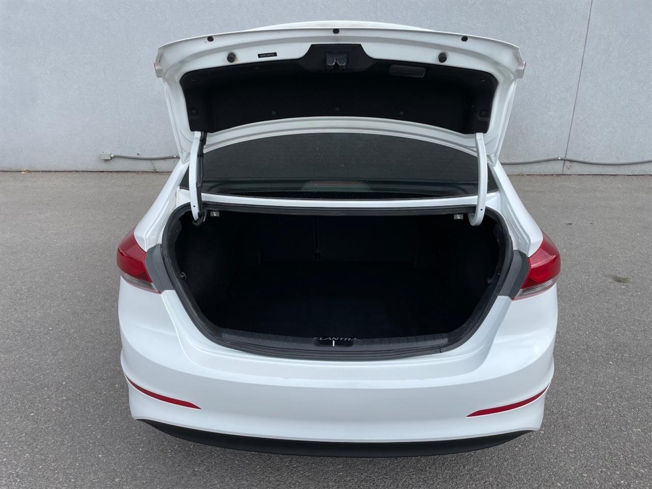 Hyundai Elantra  2017