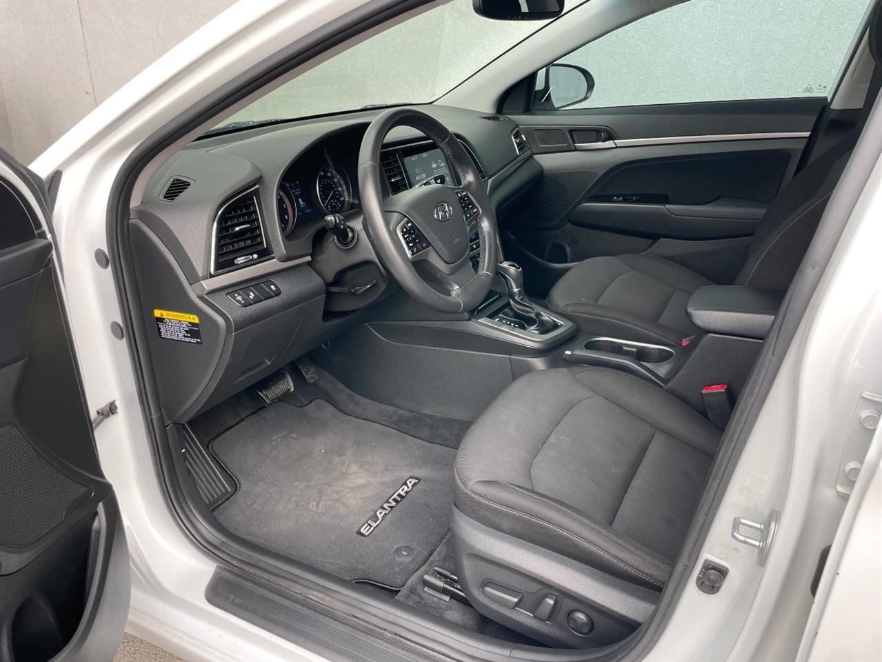 Hyundai Elantra  2017