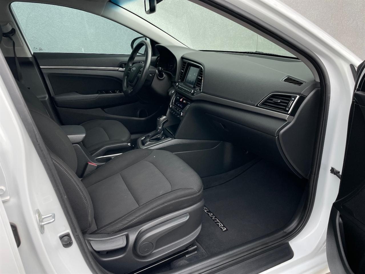 Hyundai Elantra  2017