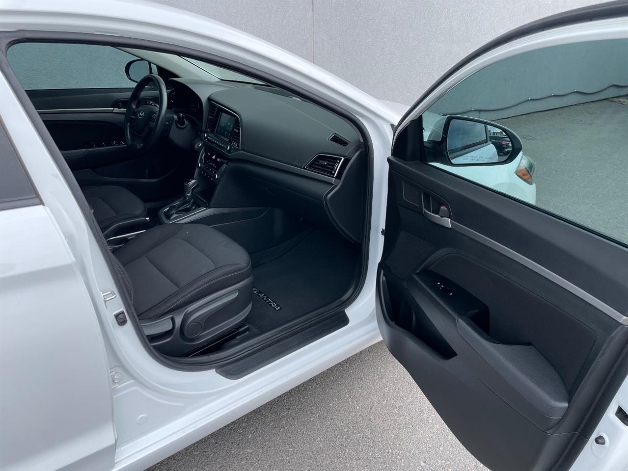 Hyundai Elantra  2017