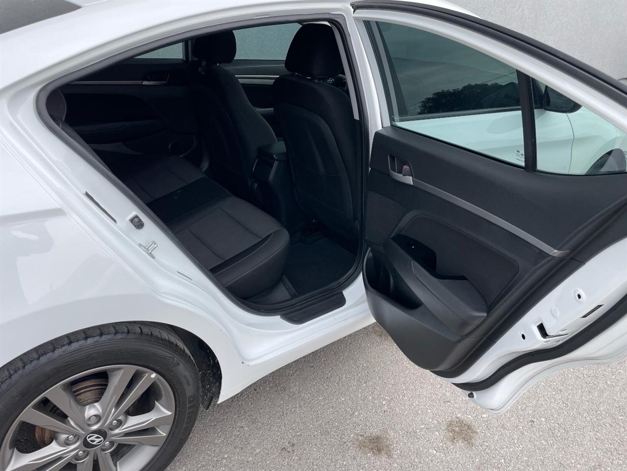 Hyundai Elantra  2017