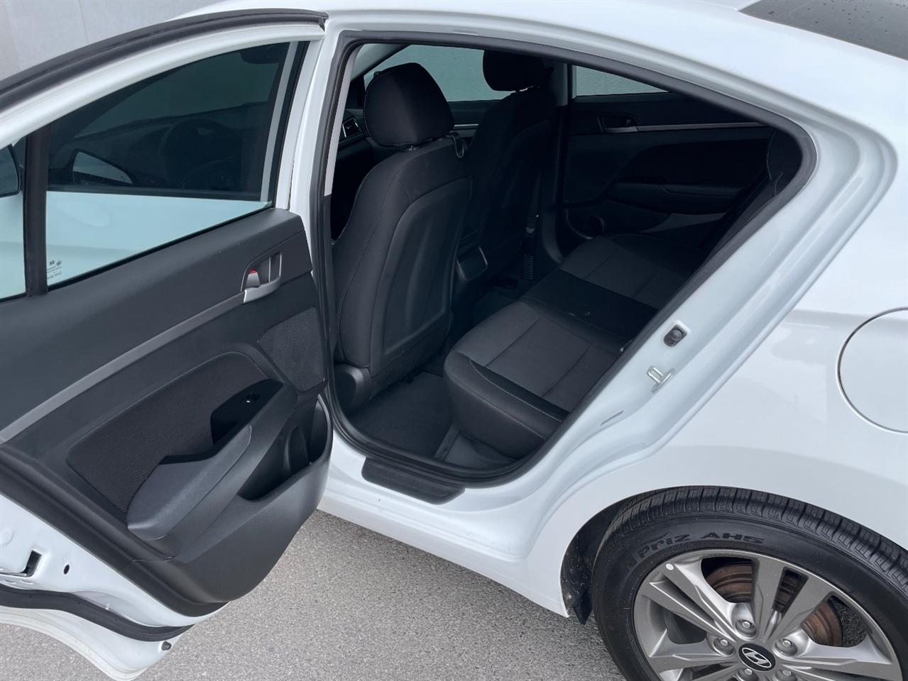 Hyundai Elantra  2017