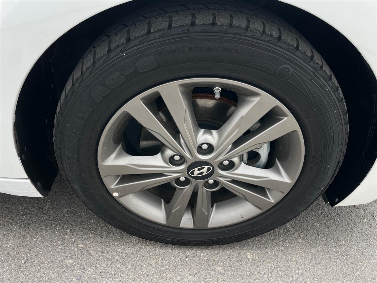 Hyundai Elantra  2017