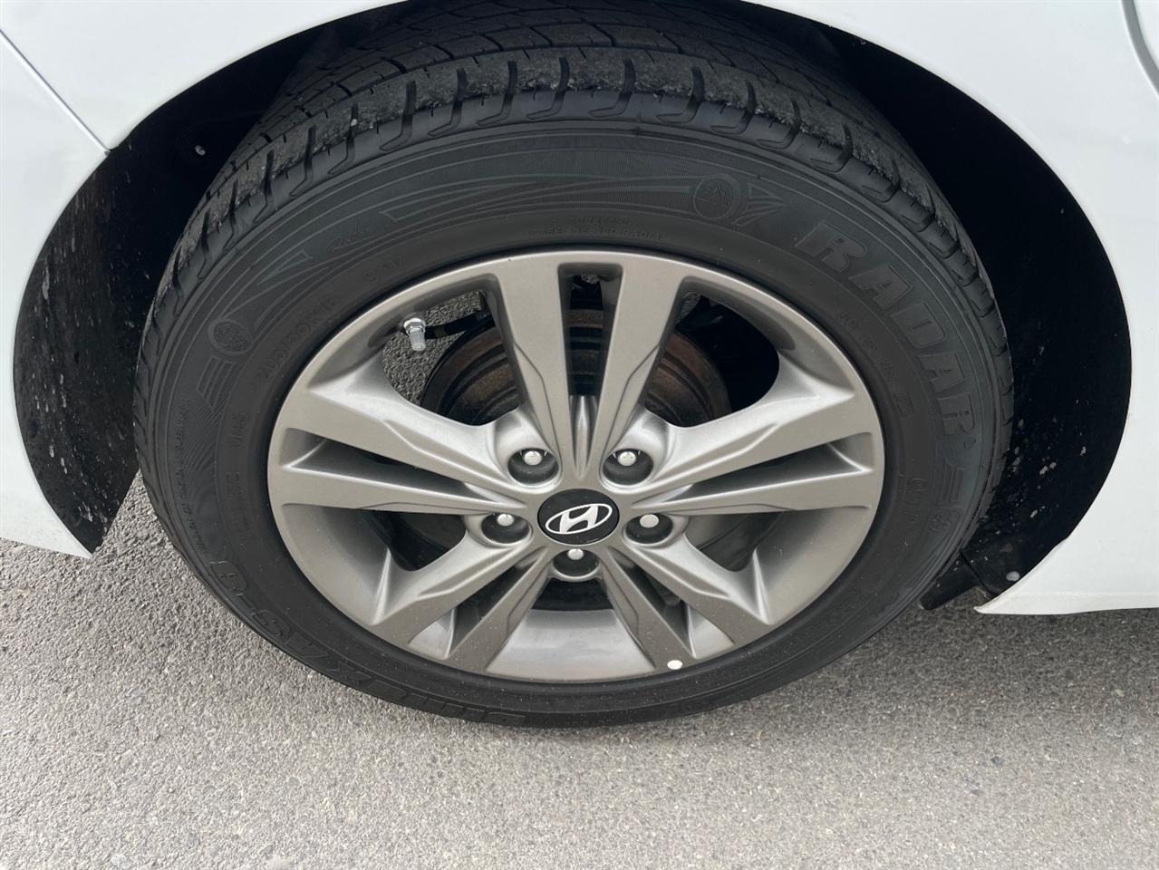 Hyundai Elantra  2017