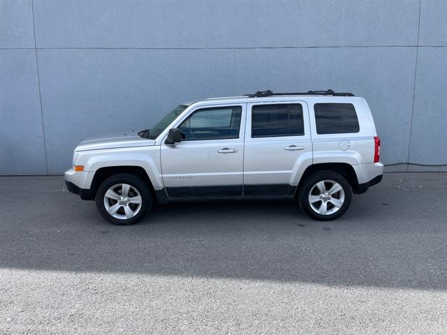 Bright Silver Metallic Clearcoat 2011 Jeep Patriot SUV / Crossover Four-Wheel Drive Automatic