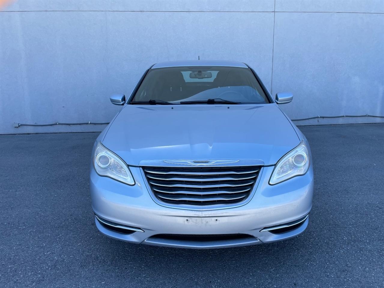 Chrysler 200  2013