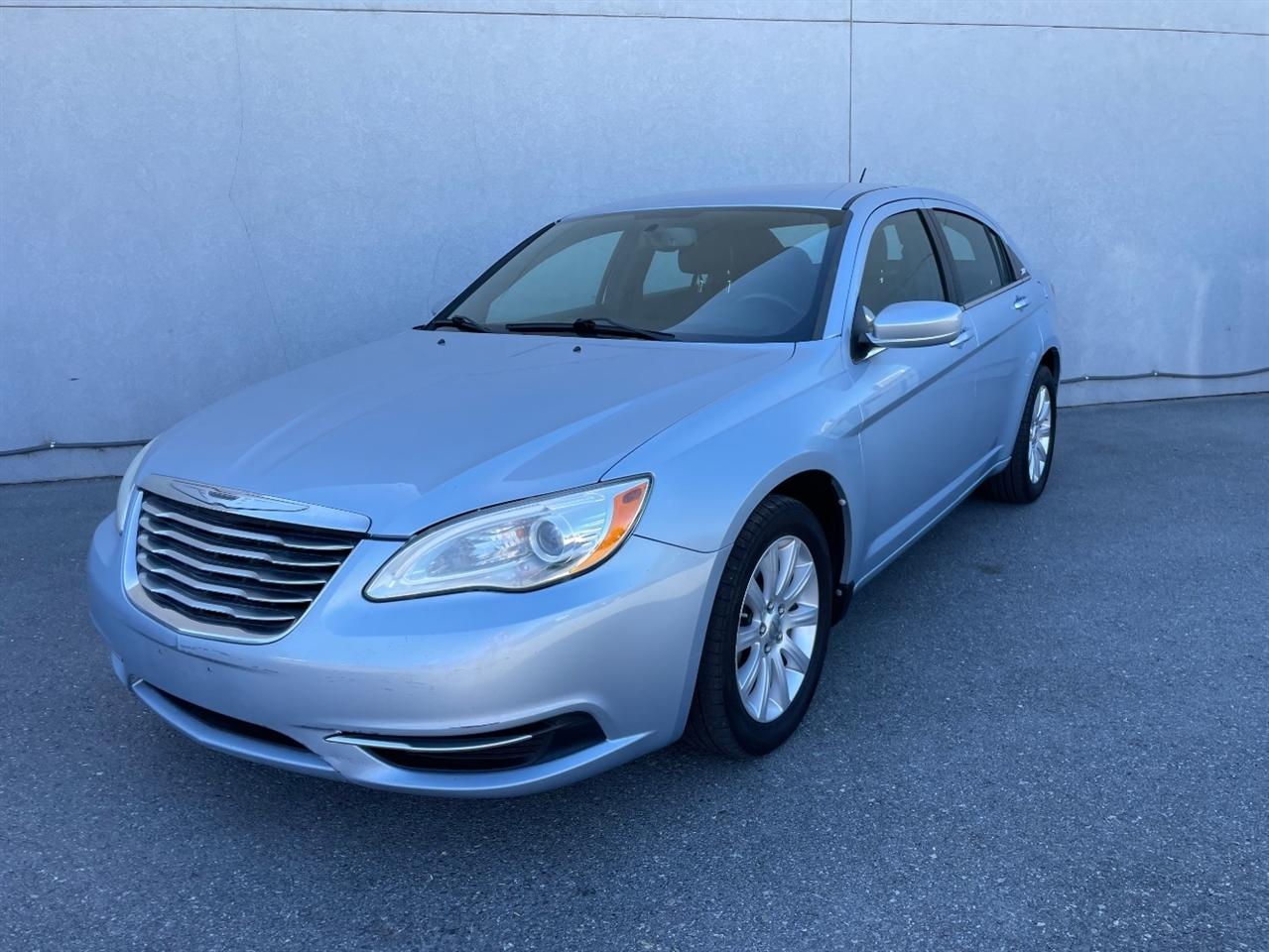 Chrysler 200  2013