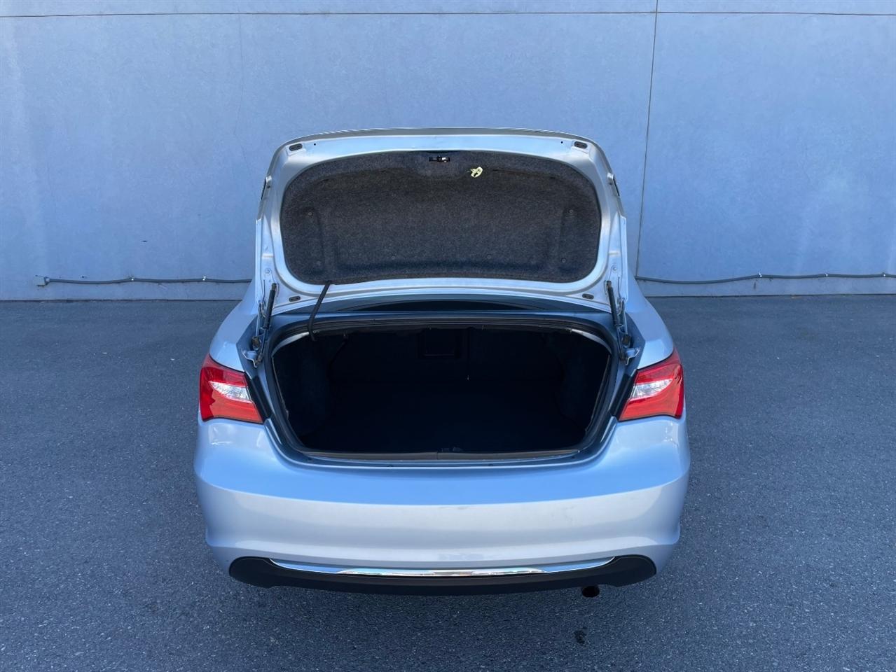Chrysler 200  2013