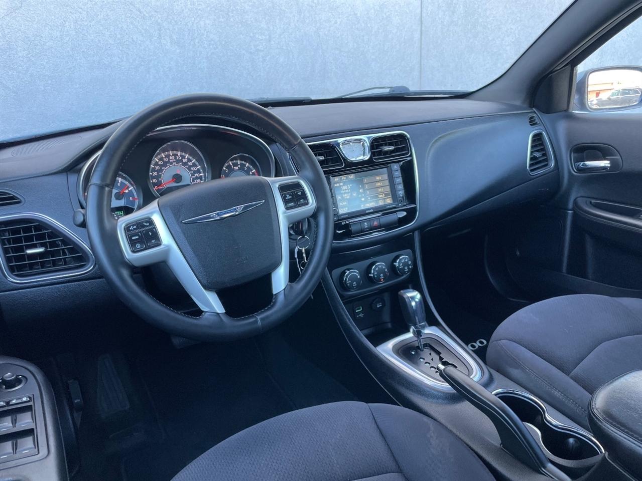 Chrysler 200  2013