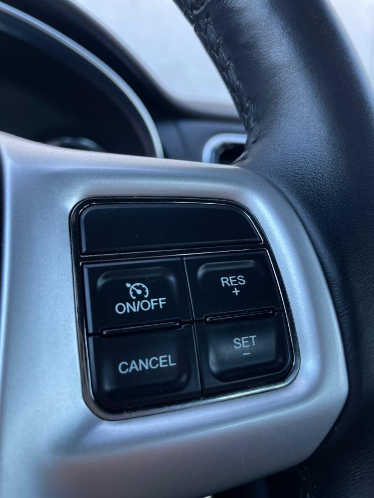 Chrysler 200  2013