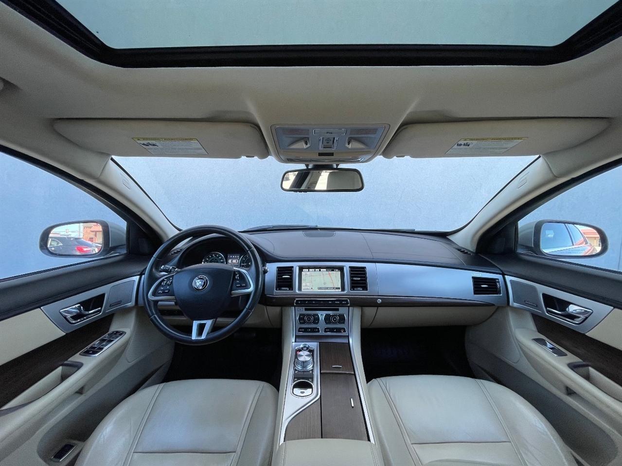Jaguar XF  2014