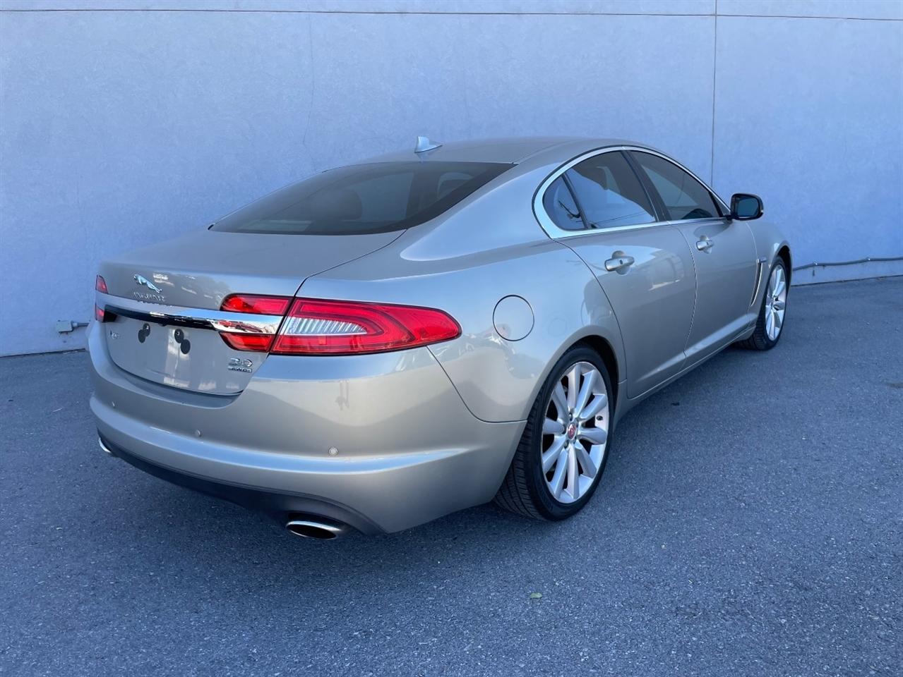 Jaguar XF  2014