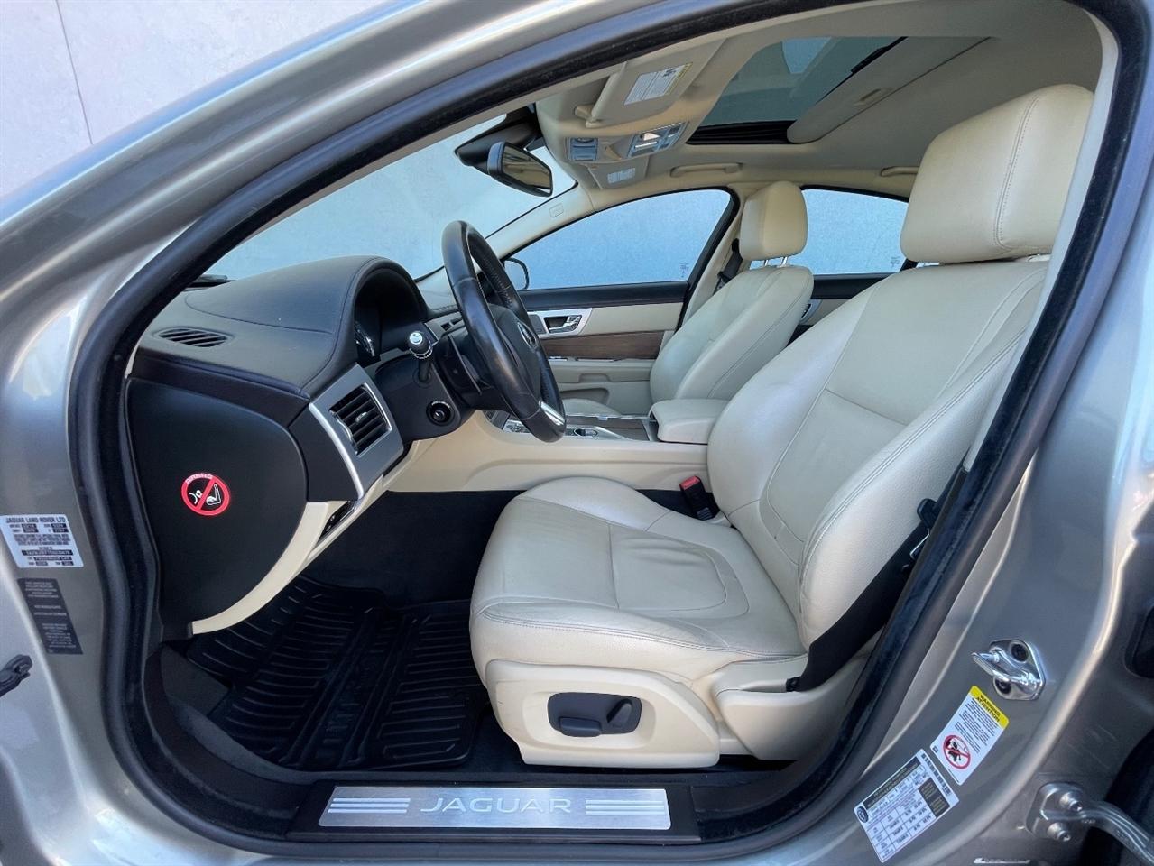 Jaguar XF  2014