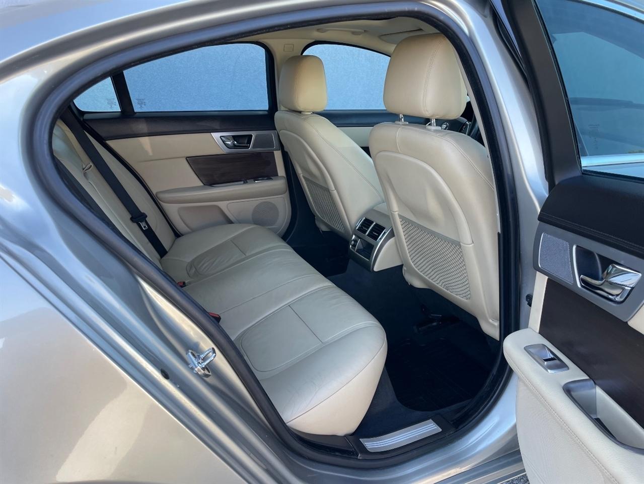 Jaguar XF  2014
