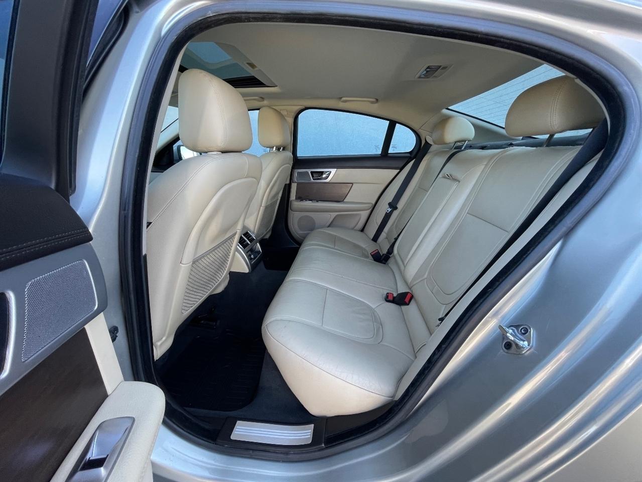 Jaguar XF  2014