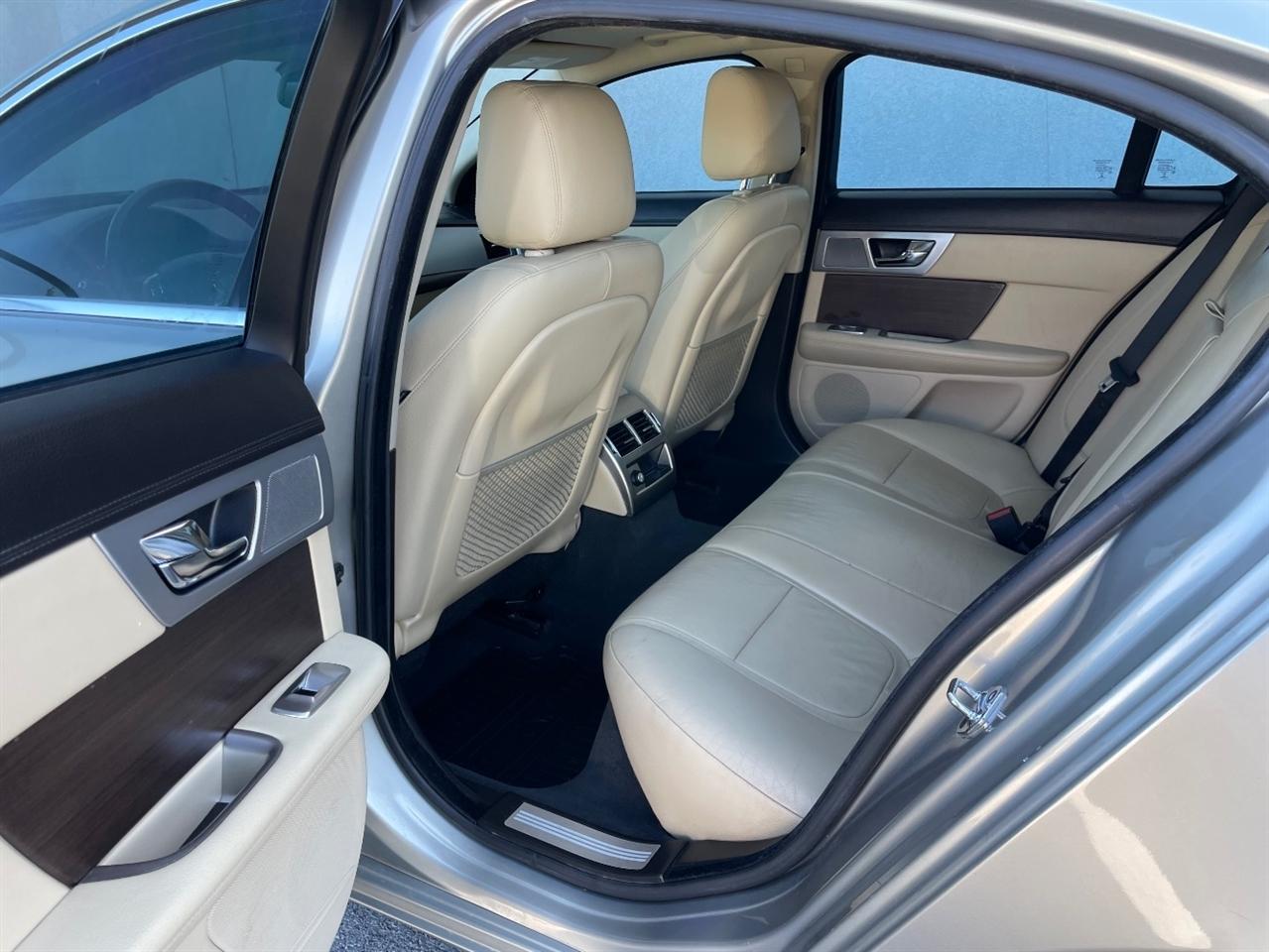 Jaguar XF  2014