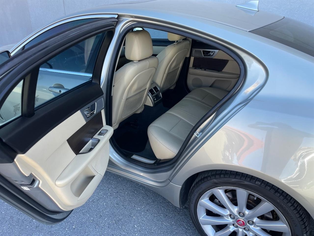 Jaguar XF  2014