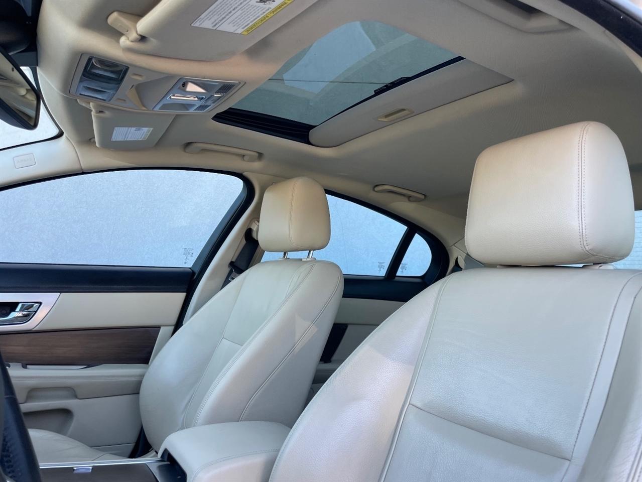 Jaguar XF  2014