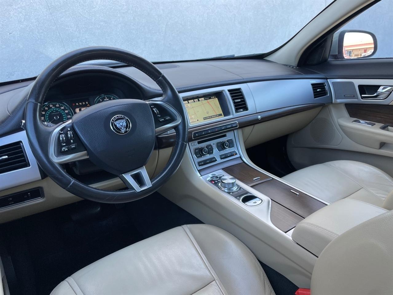 Jaguar XF  2014