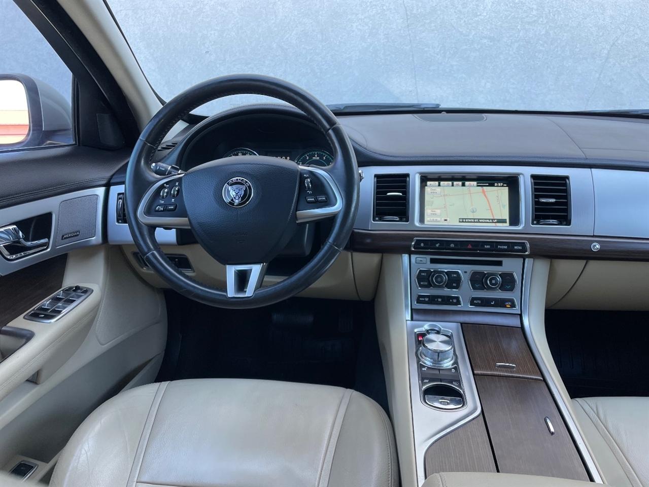 Jaguar XF  2014