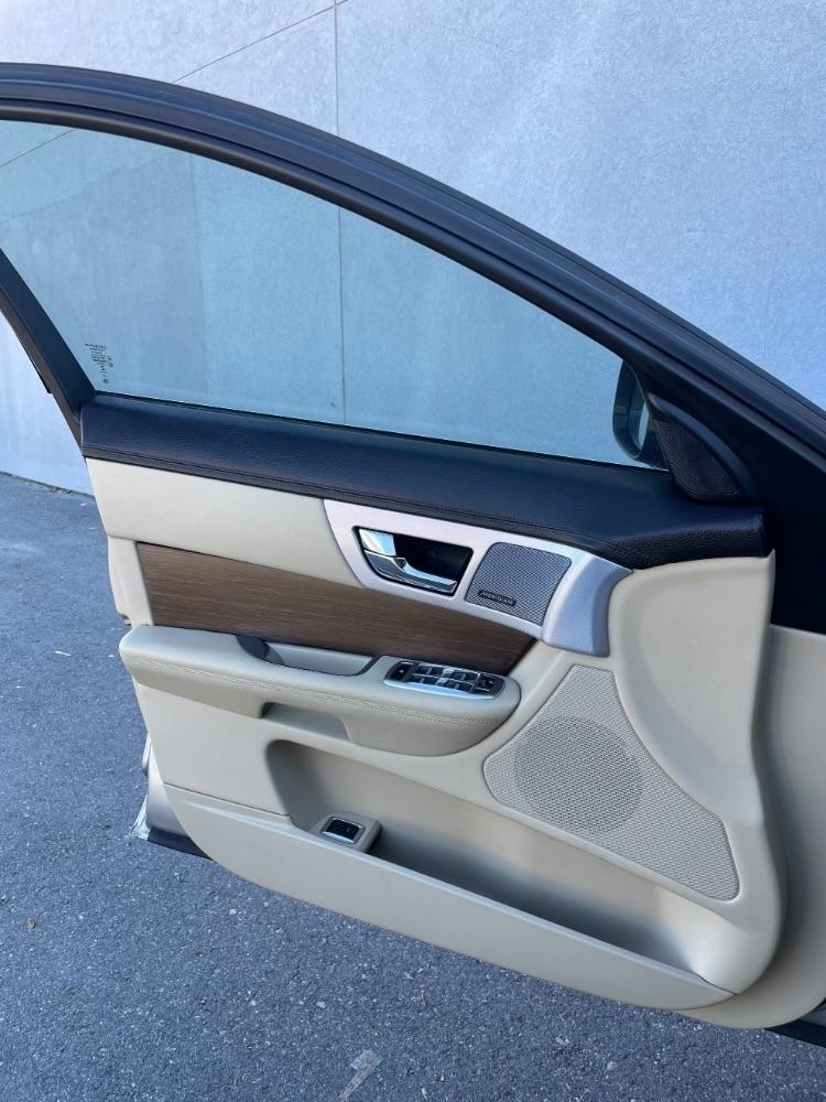 Jaguar XF  2014