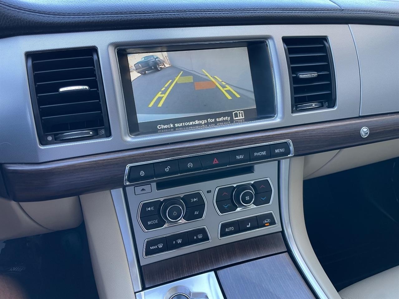 Jaguar XF  2014