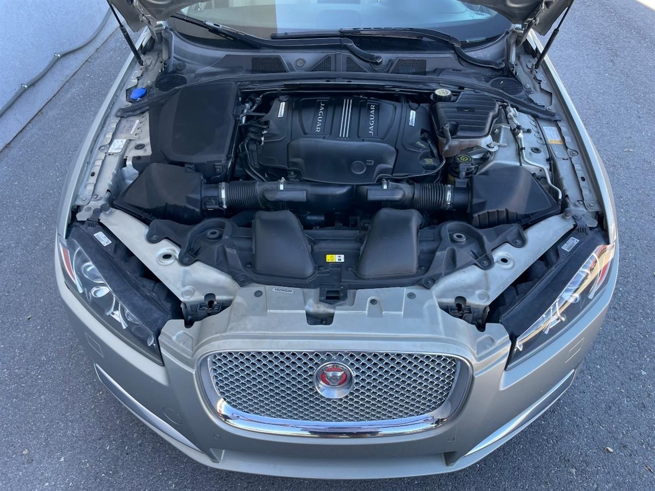 Jaguar XF  2014